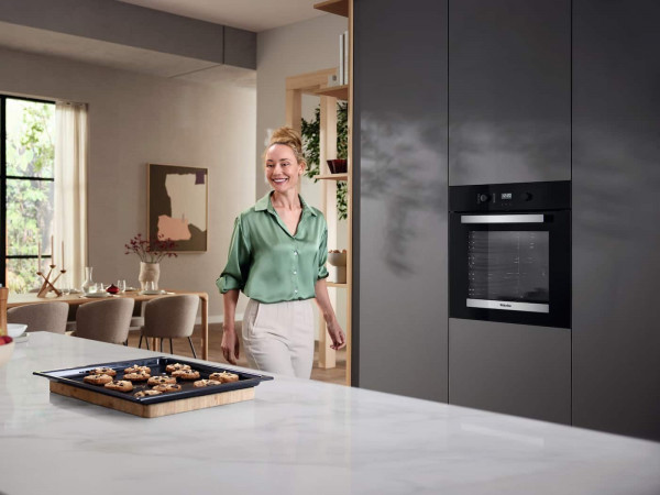 Miele Ugradna rerna H 2455 B ACTIVE